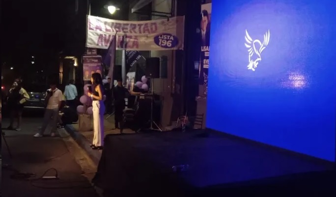 Decepción absoluta en la sede de La Libertad Avanza