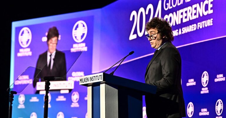 Milei en Los Angeles: breve estadía, encuentro con inversores y hasta una foto con una aspirante a astronauta