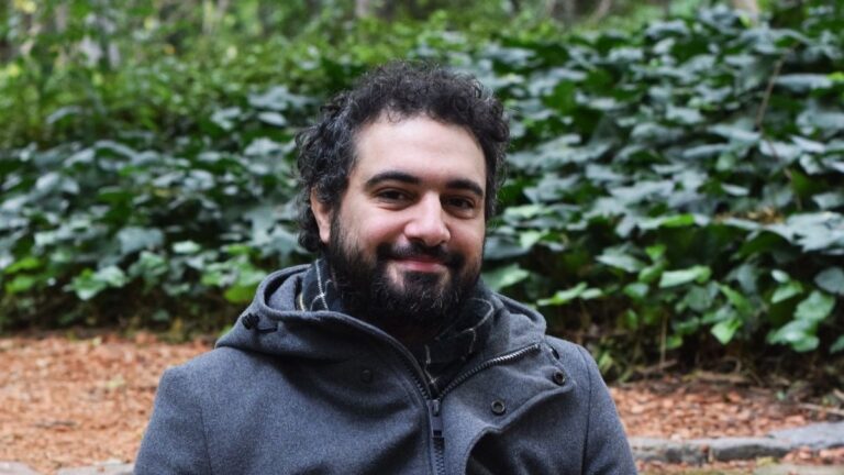 El escritor Elías Fernández Casella presenta «El encanto de la rutina», su primera novela