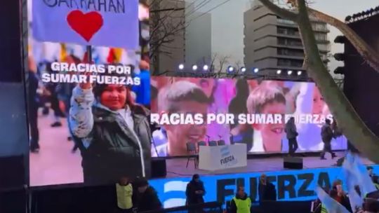 Elecciones bonaerense: Fuerza Patria espera resultados en el búnker con «optimismo» y Kicillof hablará a la militancia