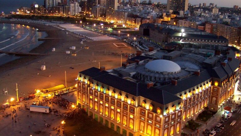 Mar del Plata 2026: cuáles son las obras de teatro confirmadas para el verano
