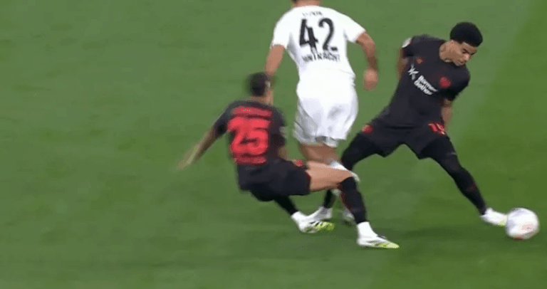 Malas noticias para Scaloni: Exequiel Palacios sufrió una grave lesión.