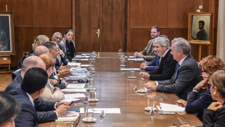 Economía recibió a directores del Banco Mundial para avanzar en proyectos de inversión