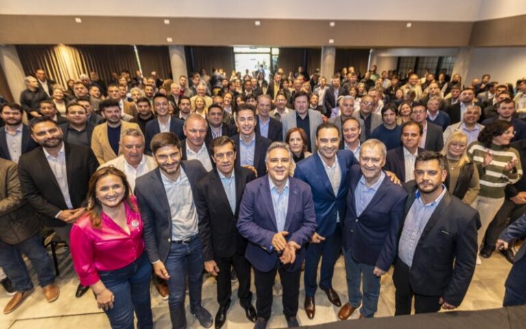 Valdés con gobernadores: Las provincias debemos alzar la voz