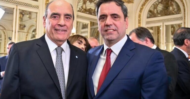 El Gobierno oficializó a Lisandro Catalán, restituyó el Ministerio del Interior y redefinió el rol de la Jefatura de Gabinete