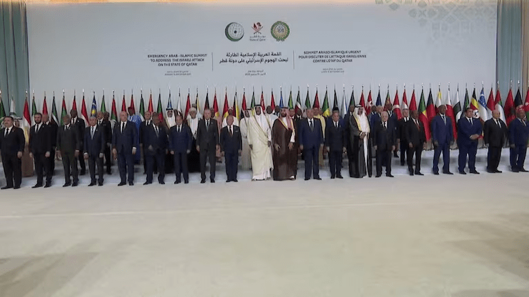 Tras el ataque a Hamas en Qatar, más de 50 países árabes pidieron sancionar a Israel y excluirlo de la ONU