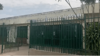 Denuncian que un niño amenazó con llevar un arma a la escuela