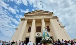 Polémica por muy caros estacionamientos en Itatí en la Peregrinación