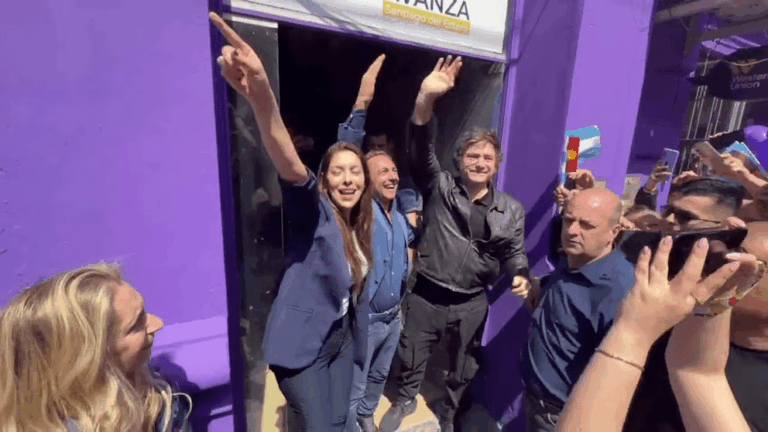 En Santiago del Estero, Milei volvió a apuntar contra kirchnerismo.