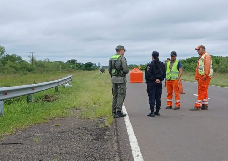 Corte total en la Ruta Nacional 12 por socavón cerca de Itá Ibaté