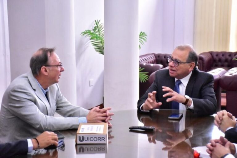 Tassano le entregó a Unión Industrial de Corrientes el predio que será su sede