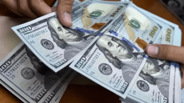 La compra de dólares en los bancos superó en septiembre los US$5000 millones