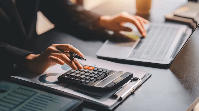 Mientras Milei prepara la reforma tributaria, más sectores reclaman a las provincias que bajen Ingresos Brutos