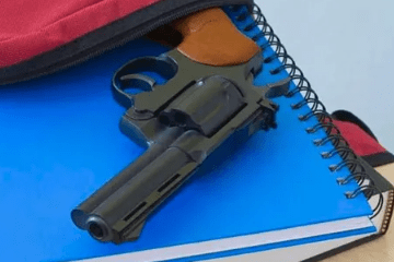 Un alumno ingresó a un colegio de Corrientes con un arma en la mochila