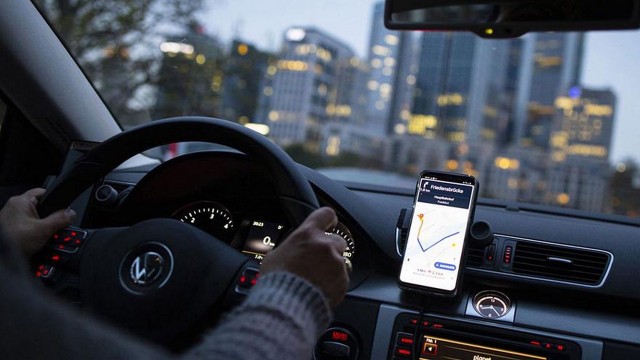 Buscan prohibir el uso de autos particulares en aplicaciones como Uber, Didi y Cabify