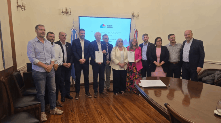 Corrientes suscribió el acuerdo regional para el reconocimiento de licencias de pesca deportiva con devolución en el Litoral