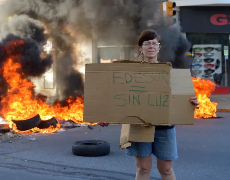 Apagón masivo en la previa de Fin de Año: hubo casi un millón de usuarios sin luz