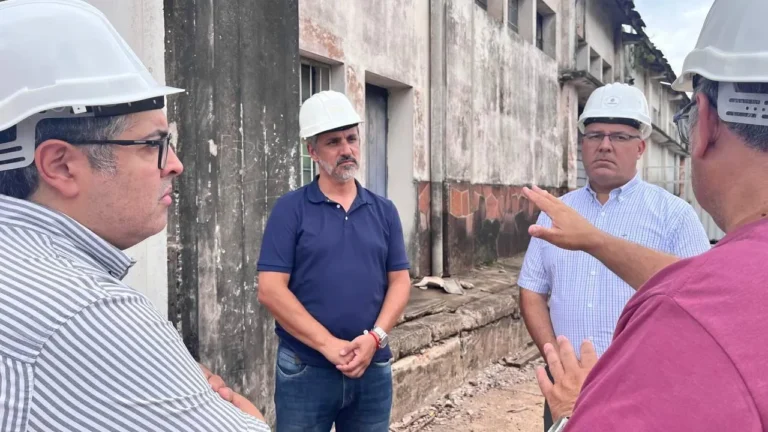 El ministro Meza constató el funcionamiento del puerto de la ciudad de Corrientes