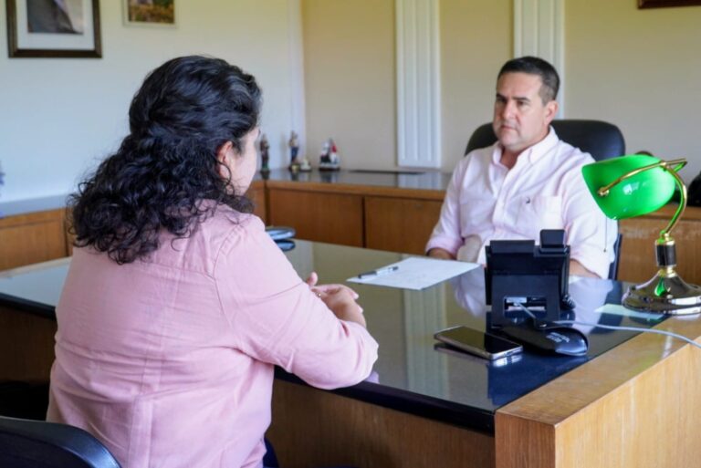 El ministro Irigoyen se reunió con la intendenta de San Cosme