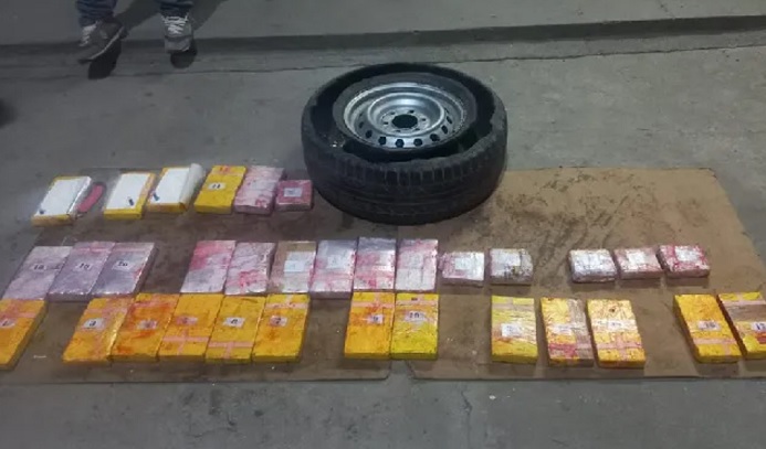 Un chat expuso a gendarmes con 334 kilos de cocaína