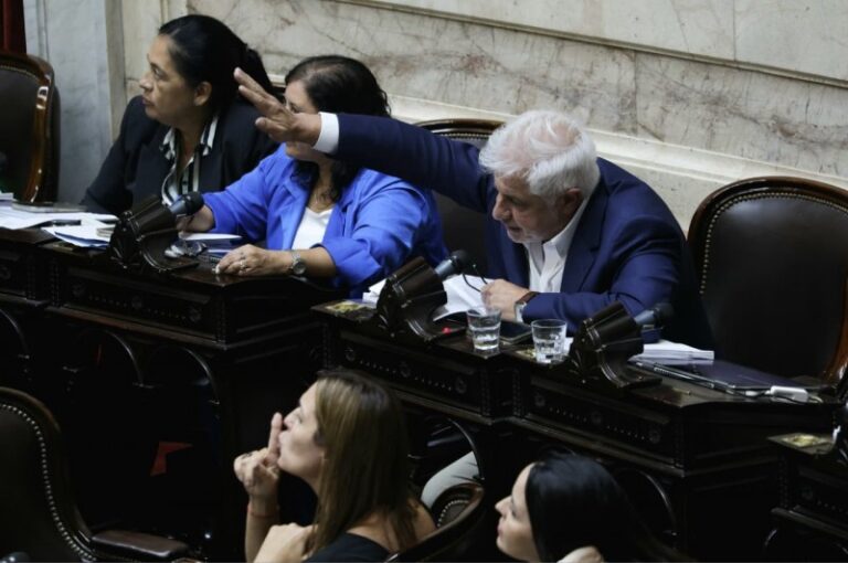 Cristina le da a Urtubey el PJ de Salta y buscan echar a los diputados de Sáenz que apoyan a Milei