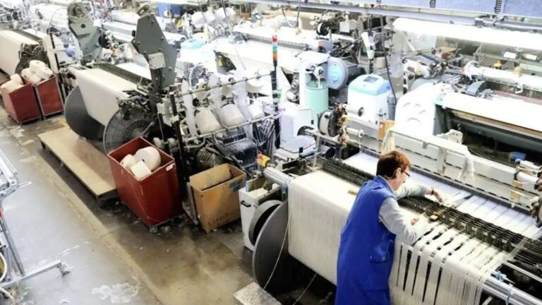 INDEC: la economía cerró 2025 con un crecimiento del 4,4% impulsada por el agro, pero la industria cayó