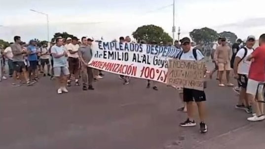 Buscan crear un fondo de asistencia para los 240 despedidos de la firma Alal