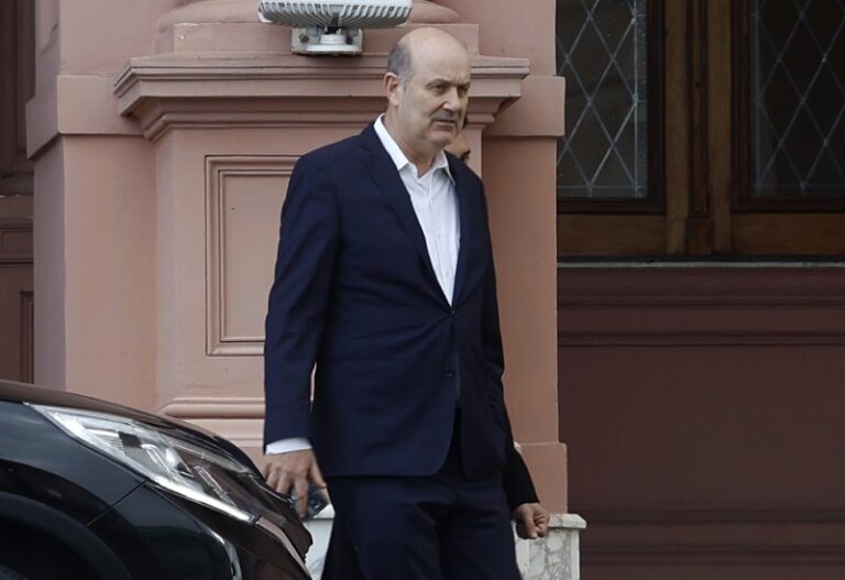 Quirno le dio un contrato de 115 millones sin licitación a la esposa de Sturzenegger