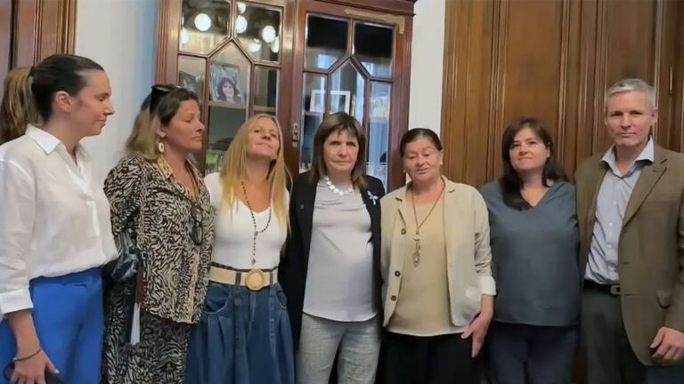 Patricia Bullrich se reunió con la familia del único argentino que sigue detenido en Venezuela