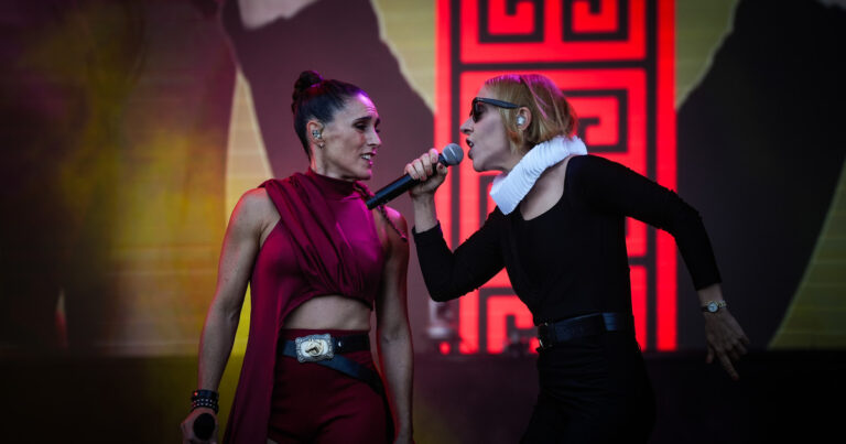 Lollapalooza Argentina 2026, EN VIVO, día 2: La Sole subió a Miranda!, Addison Rae revolucionó el festival y Patricia Bullrich paseó entre pelucas rosas