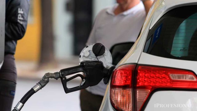 Nafta más cara que nunca pero hay una forma de pagar hasta 30% menos con estos descuentos