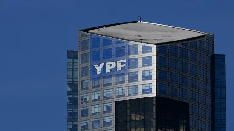 Caso YPF: la Justicia de EE.UU suspendió las demandas contra la Argentina hasta resolver la cuestión de fondo