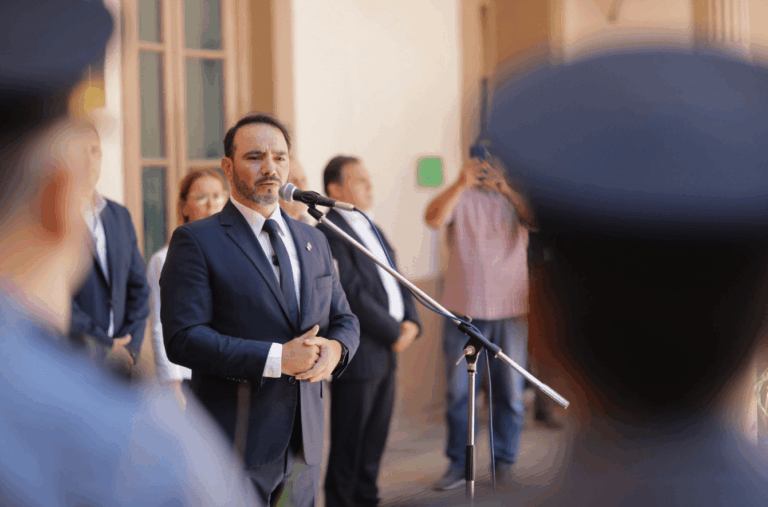 Valdés puso en funciones a nuevas autoridades de la Policía y definió como prioridad de su gestión la seguridad de los correntinos