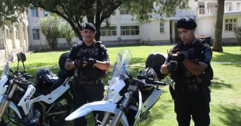 «Nos pusimos en el rol de padres», el testimonio de los policías que encontraron a la nena de 2 años perdida en Cosquín
