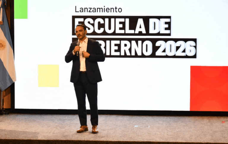 Valdés presentó la Escuela de Gobierno como un espacio para generar nuevos paradigmas en gestión pública
