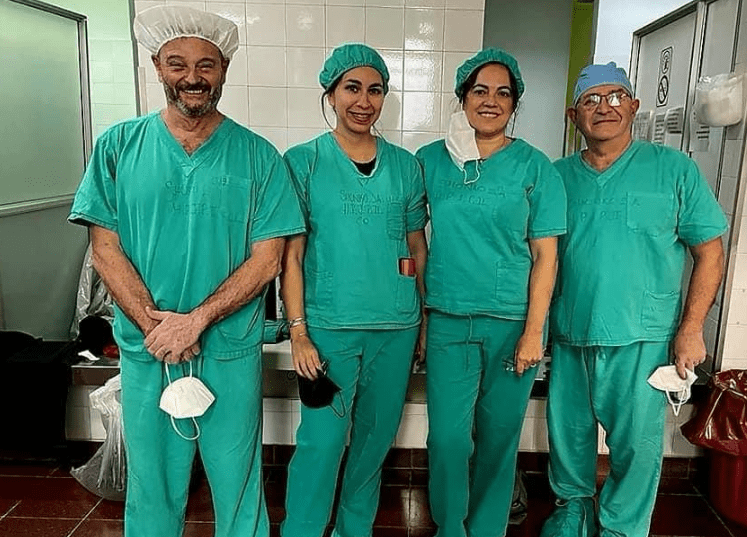 En el Hospital Juan Pablo II colocaron tres implantes cocleares
