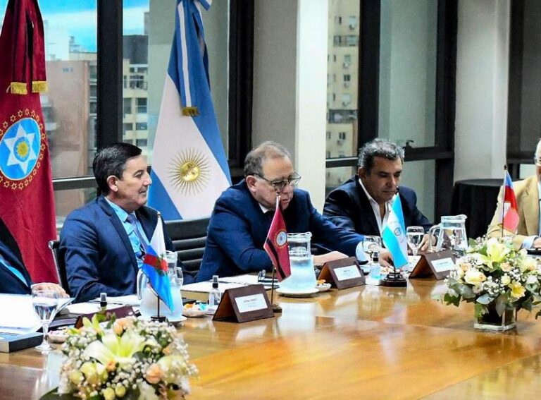 Delegación de legisladores correntinos en la sesión plenaria del Parlamento del Norte Grande en Tucumán.