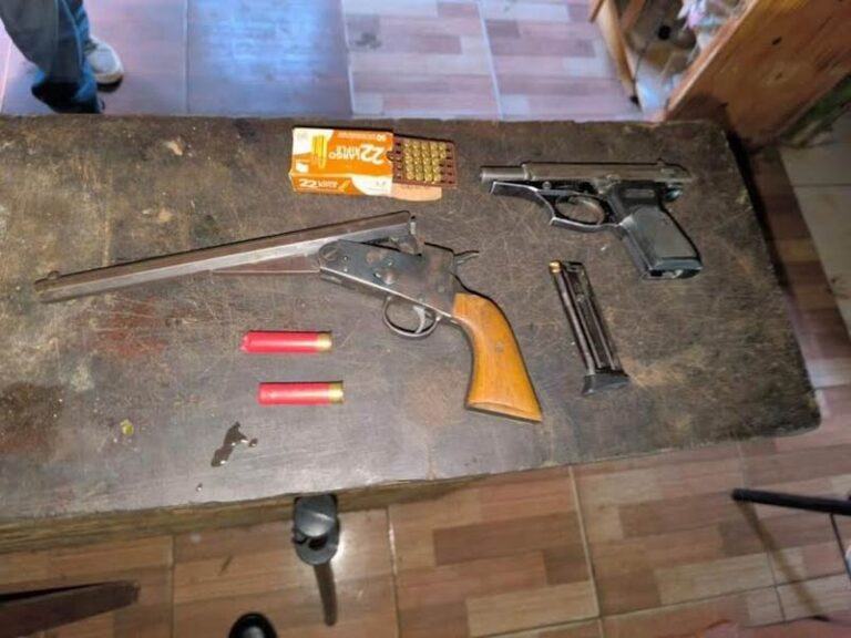 Operativo policial y allanamientos en Santo Tomé, Corrientes