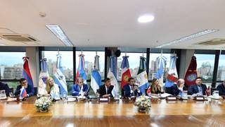 Legisladores de Corrientes en una sesión del Parlamento del Norte Grande en Tucumán