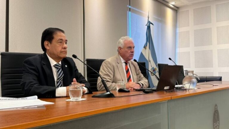Ministros del Superior Tribunal de Justicia de Corrientes en el Salón Auditorio