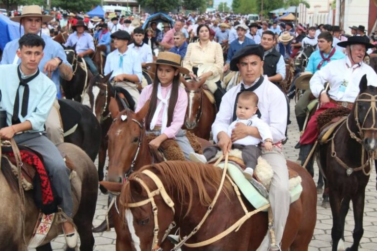 Procesión de la Virgen de Itatí en su aniversario como Patrona y Protectora de Corrientes