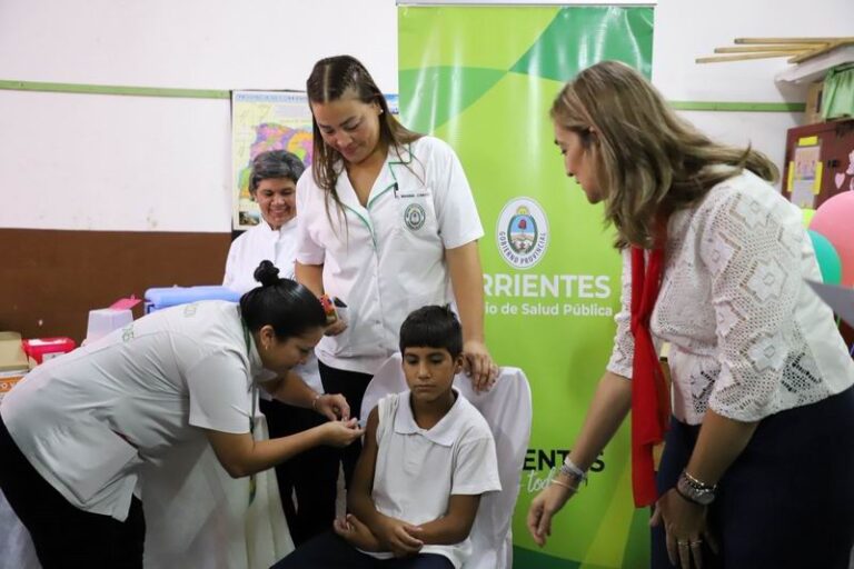 Operativo de salud del Ministerio de Salud Pública en una localidad del interior de Corrientes