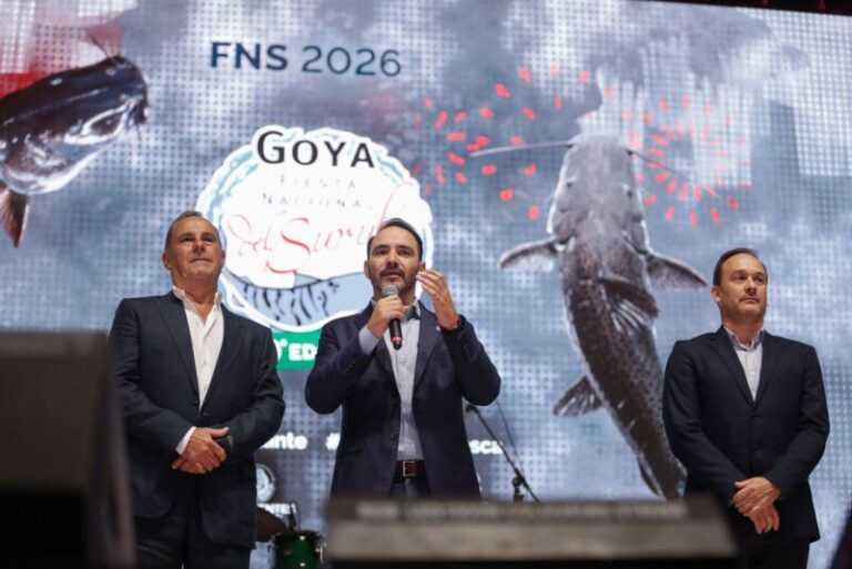 Gobernador Juan Pablo Valdés en la Fiesta Nacional del Surubí en Goya
