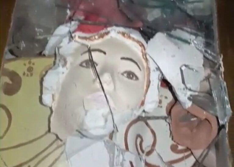 Gruta de Nuestra Señora de los Remedios vandalizada en Parada Coco, Empedrado.