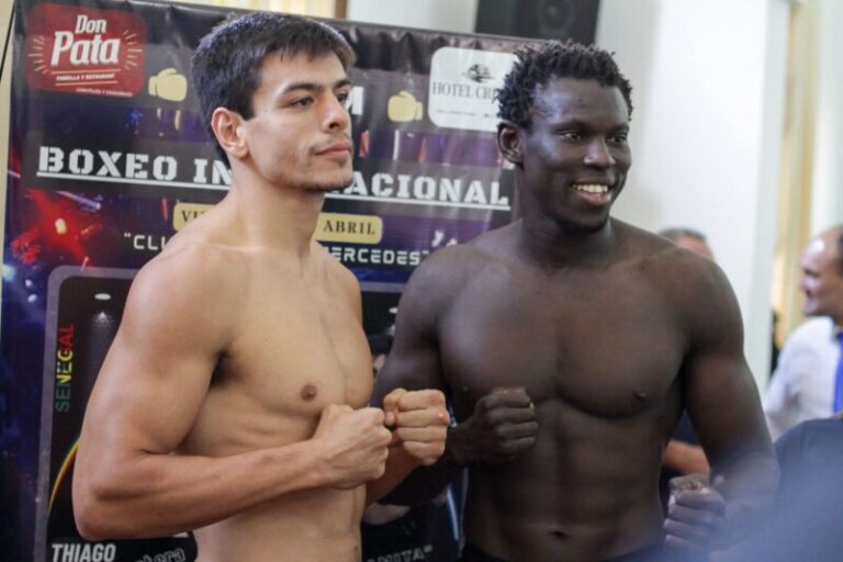 Fotografía del evento de boxeo amateur en el gimnasio MGM de Mercedes, Corrientes.