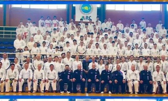 Estefanía Vega Luque en seminario de taekwondo en Posadas