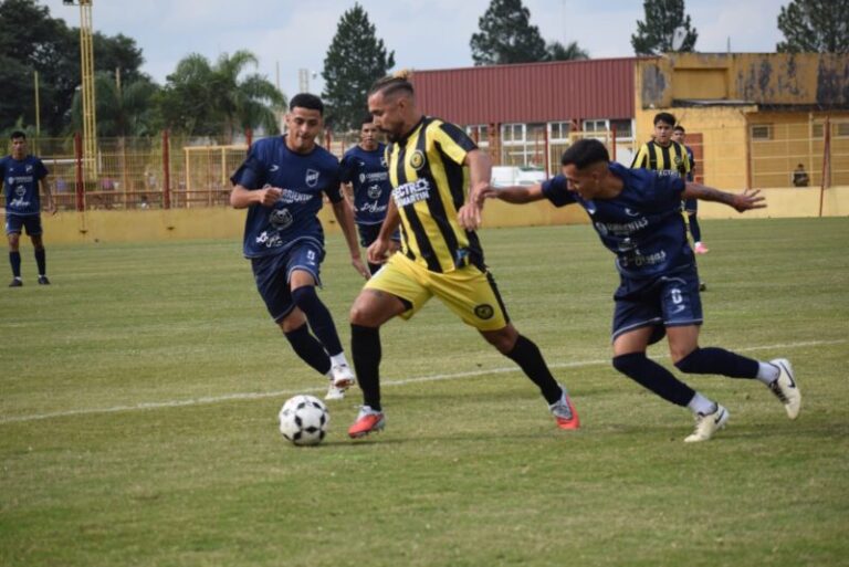 Jugadores de Lipton celebrando el pase a semifinales del Provincial de Clubes