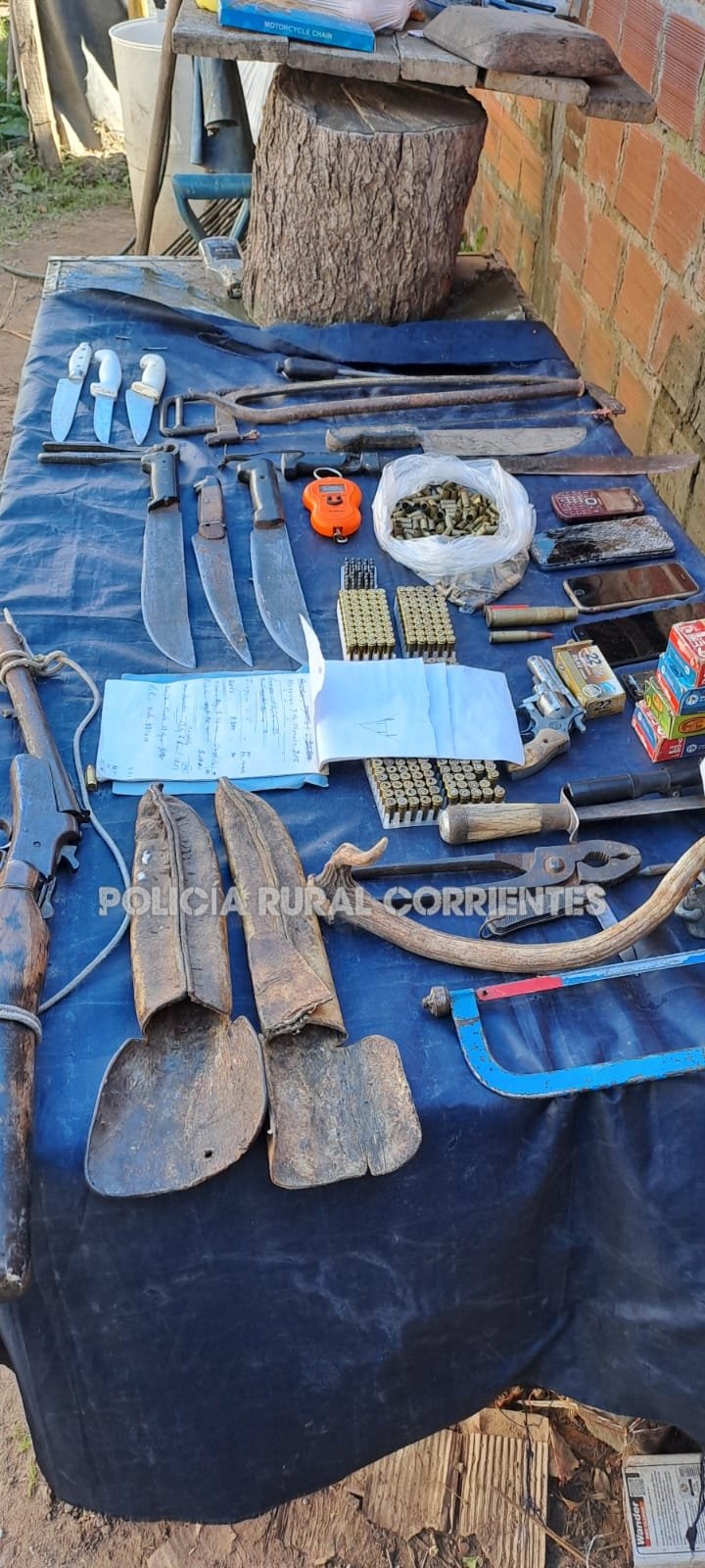 Policía Rural y Ecológica durante allanamiento en Guaviraví
