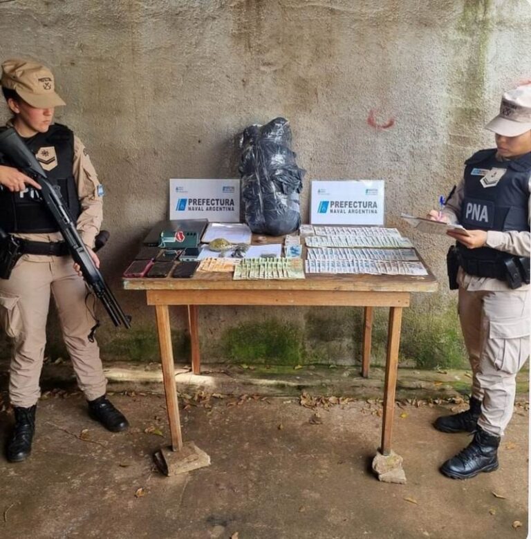 Allanamiento antidrogas en Gobernador Virasoro con personal policial y elementos secuestrados