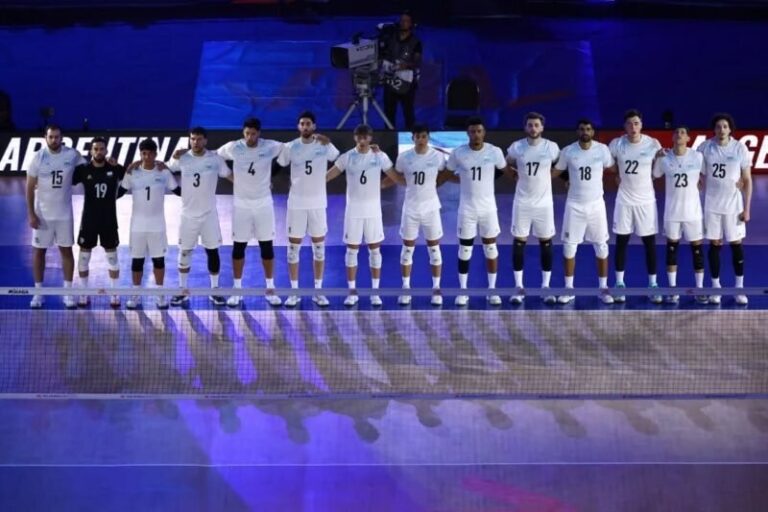 Germán Gómez durante el partido Argentina vs Serbia VNL 2026